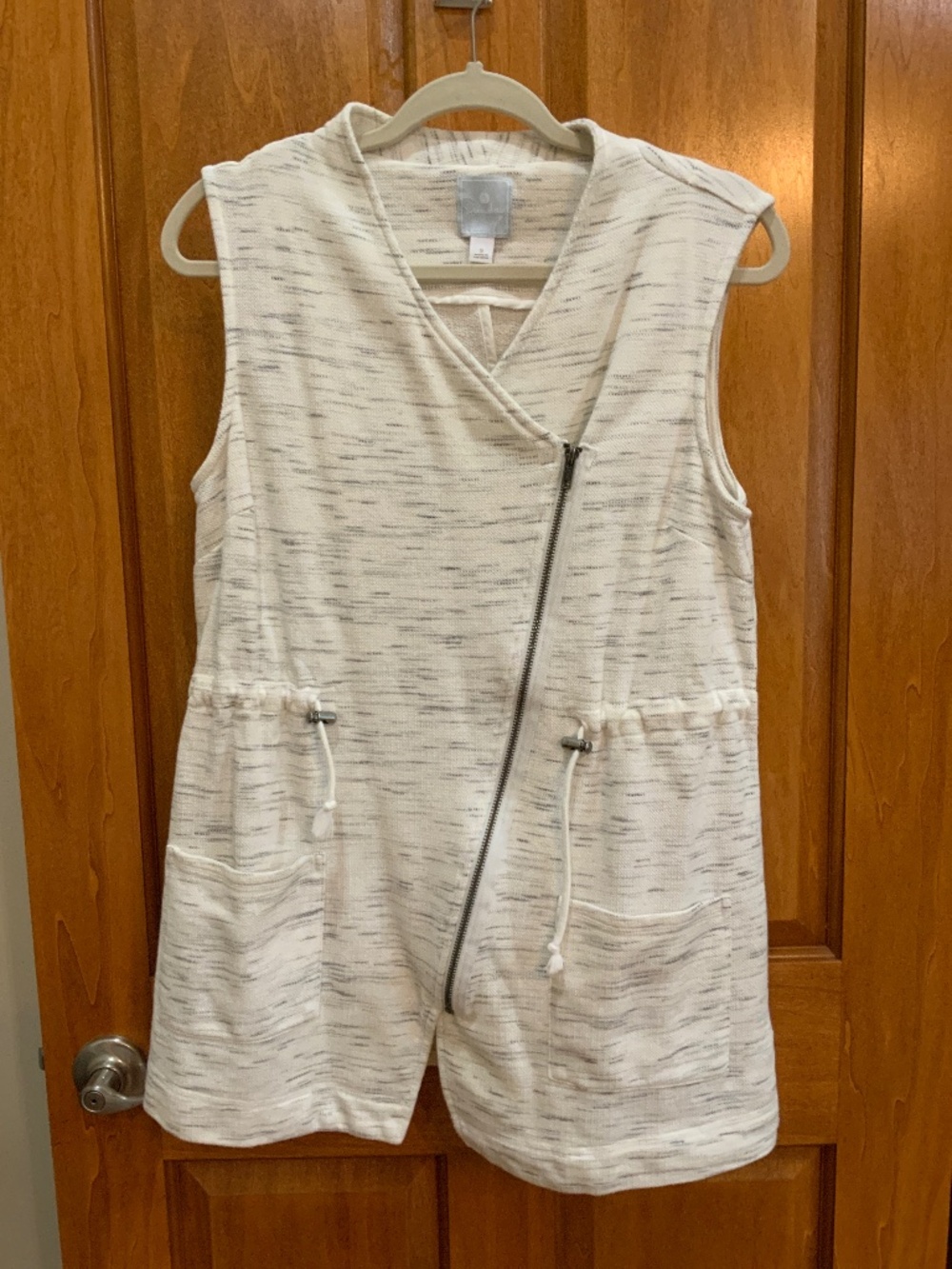 Women’s Dress Barn Sunday vest small cream and gray